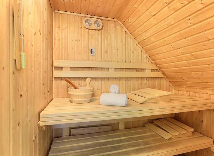 Verblijf 1829104 - Bungalow Noord Drenthe - Het Land van Bartje | 8-persoons boerderij | 8L