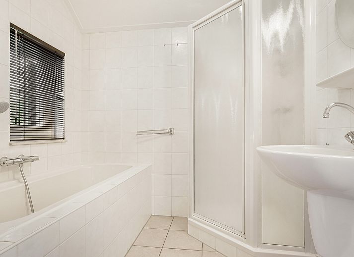 Moderne zithoek in Het Land van Bartje 4-persoons boerderij 4BL in Ees, Noord Drenthe.