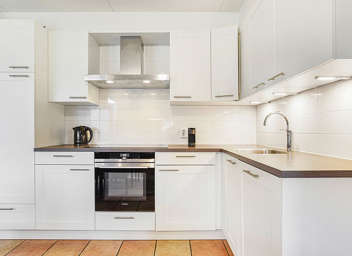 Guest house 182958 - Bungalow Noord Drenthe - Het Land van Bartje | 10-persoons boerderij | 10FL