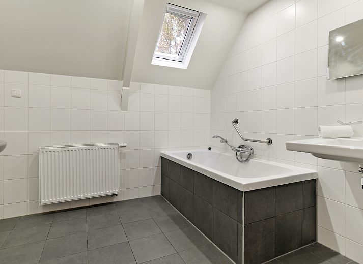 Guest house 182961 - Bungalow Noord Drenthe - Het Land van Bartje | 4-persoons bungalow - Speciaal toegank