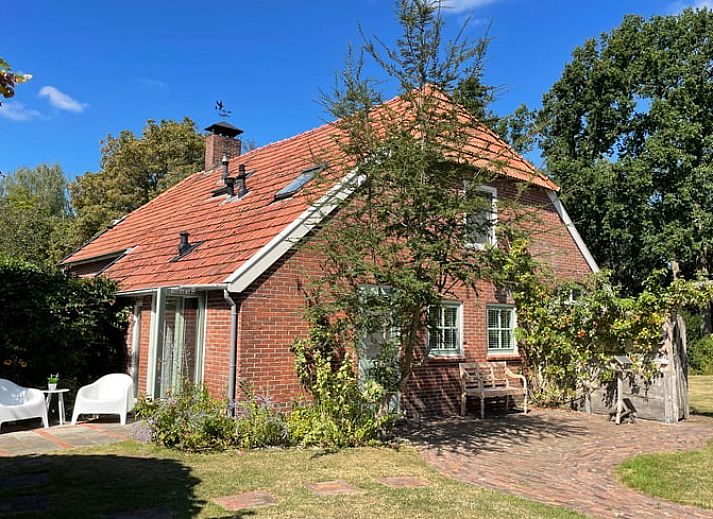 Verblijf 183208 • Vakantiewoning Noord Drenthe • Luxe 18-persoonsgroepsaccommodatie met hottub in het