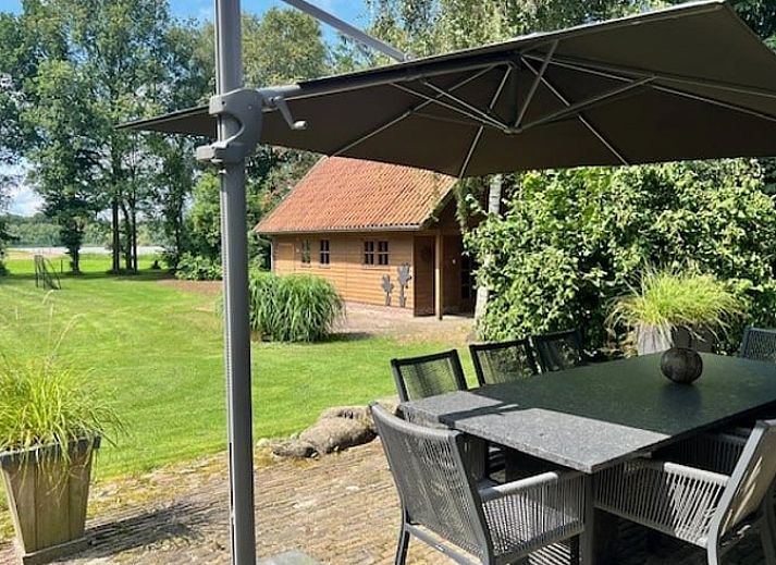 Ferienhaus in Ellertshaar Nord-Drenthe, charmantes Backsteinhaus mit gruenem Garten.