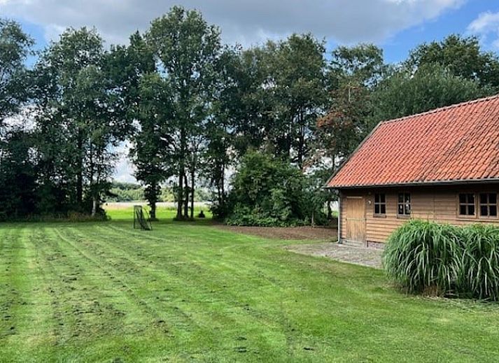 Ferienhaus in Ellertshaar Nord-Drenthe, charmantes Backsteinhaus mit gruenem Garten.