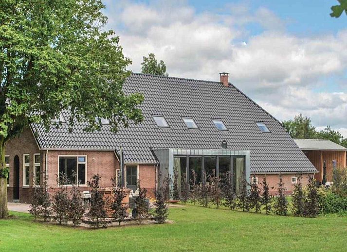 DG705 Ferienhaus in Ellertshaar Drenthe mit moderner Architektur und gruener Umgebung.