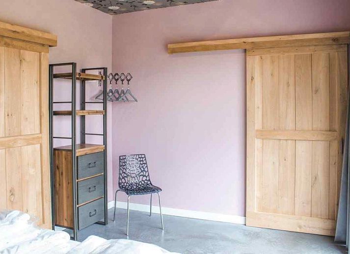 Naturreiche Umgebung des Ferienhauses DG705 in Ellertshaar Drenthe mit einem schoenen See.