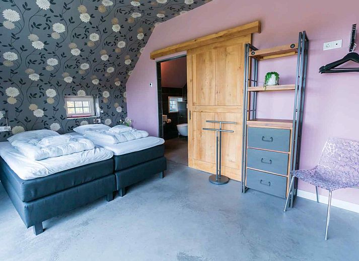 Stilvolles Badezimmer im Ferienhaus DG705 Ellertshaar Drenthe mit moderner Dusche.