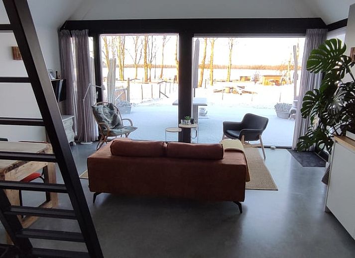 Vakantiehuisje in Zeegse met moderne architectuur in Noord Drenthe, perfect voor een ontspannen vakantie.