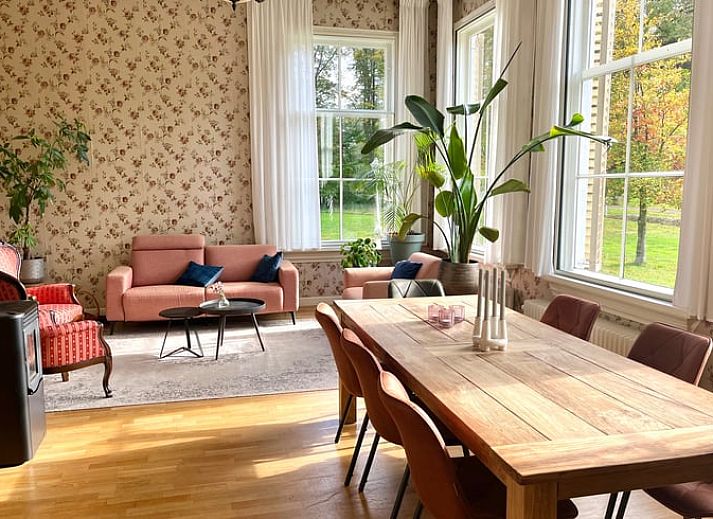 Vakantiehuis in Veenhuizen, charmant verblijf in Noord Drenthe, omgeven door groene natuur.