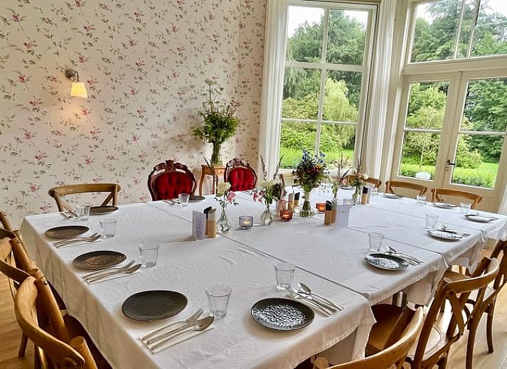 Vakantiehuis in Veenhuizen, charmant verblijf in Noord Drenthe, omgeven door groene natuur.