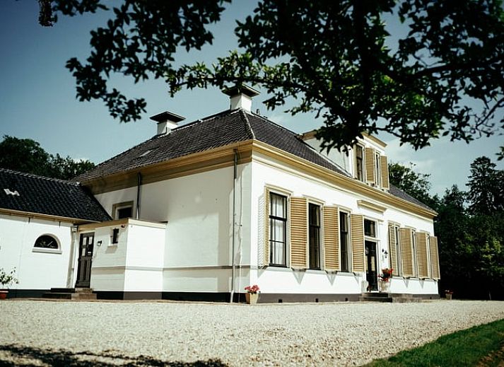 Cottage in Veenhuizen, a charming vacation home in North Drenthe, offers peace and nature in the beautiful surroundings of Veenhuizen.