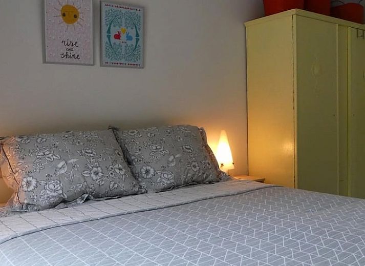 Moderne keuken in Huisje in Bunne, vakantiehuis gelegen in het rustige Noord Drenthe, met stijlvolle inrichting en moderne apparatuur.