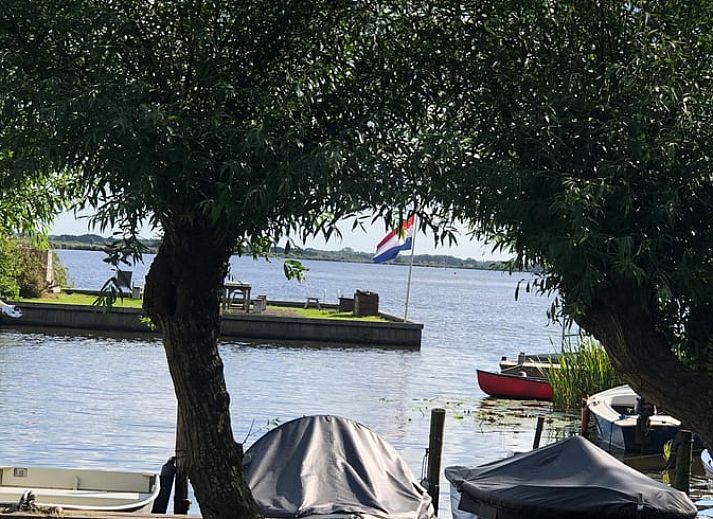 Cottage in Matsloot, cottage with veranda in North Drenthe, surrounded by green nature.