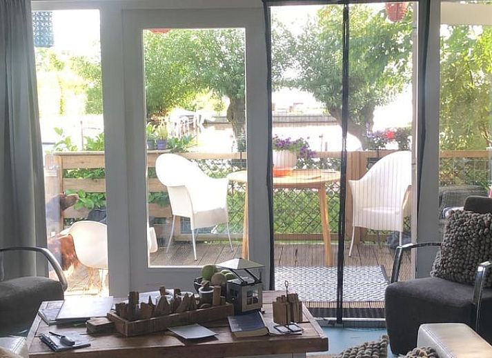 Cottage in Matsloot, cottage with veranda in North Drenthe, surrounded by green nature.