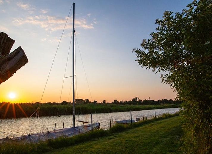 Gemuetliche Sitzecke im Cottage in Matsloot, Ferienhaus in Nord-Drenthe, ideal fuer Familientreffen und geselliges Beisammensein.