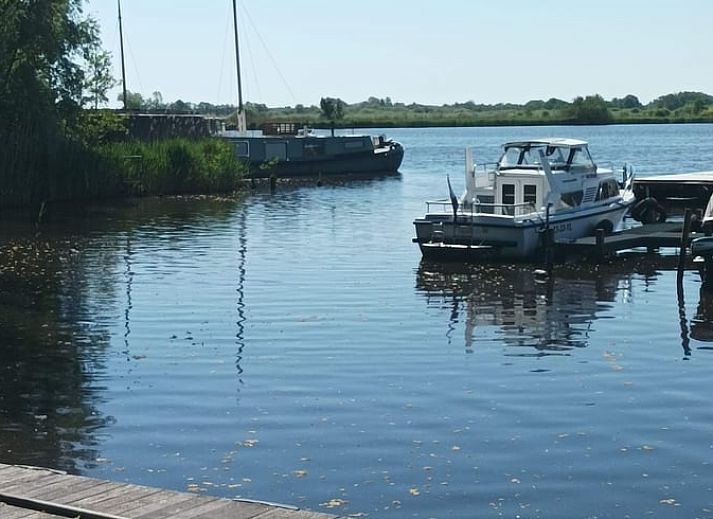 Knusse woonkamer in Huisje in Matsloot, vakantiehuis in Noord Drenthe, Drenthe.