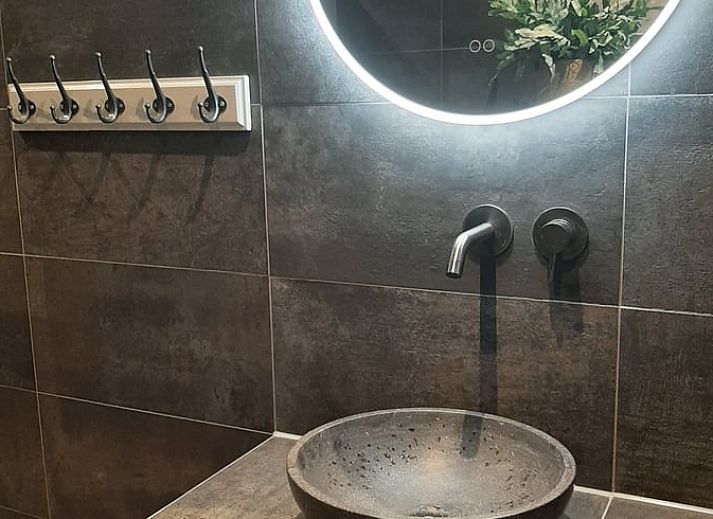 Vakantiehuis in Aalden, traditionele bakstenen gevel van vakantiehuis in Zuidoost Drenthe, Drenthe.