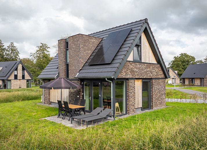 Aelderholt 4-persoons woning in Aalden, Drenthe met zonnig terras en groene omgeving.