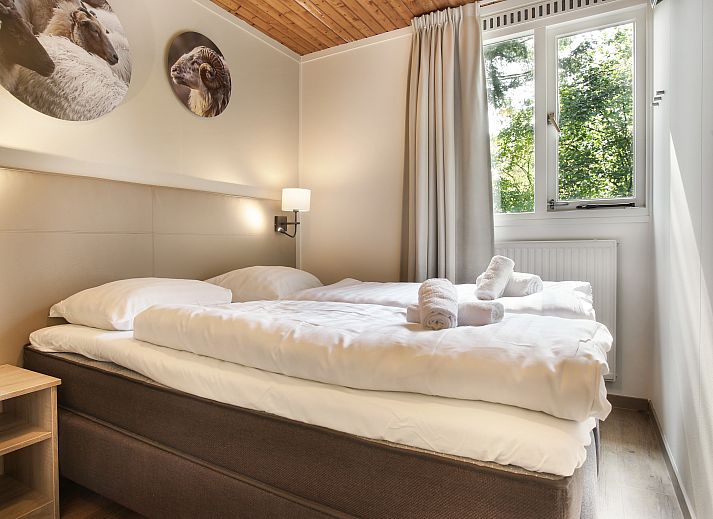 Cozy sitting area in Aelderholt 6-person bungalow 6CE, Aalden, Drenthe.