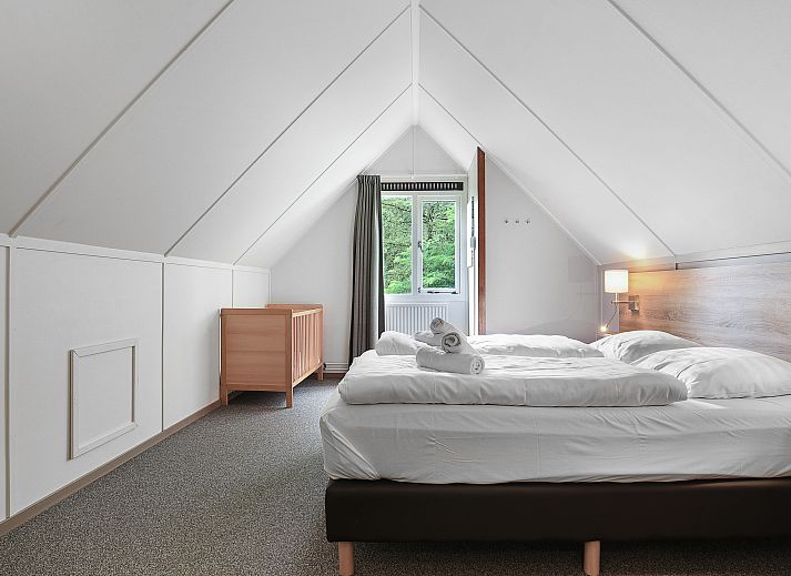 Moderne keuken in Aelderholt 8-persoons bungalow in Aalden, perfect voor families.