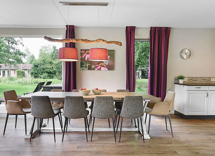 Modernes Wohnzimmer von Aelderholt Bungalow 10EL1 in Suedost-Drenthe.