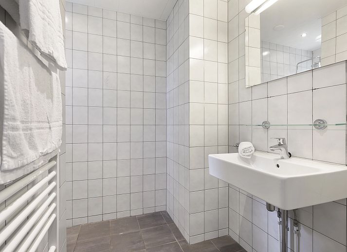 Comfortabele slaapkamer in Aelderholt 2-persoons bungalow 2C in Aalden, Drenthe met tweepersoonsbed.