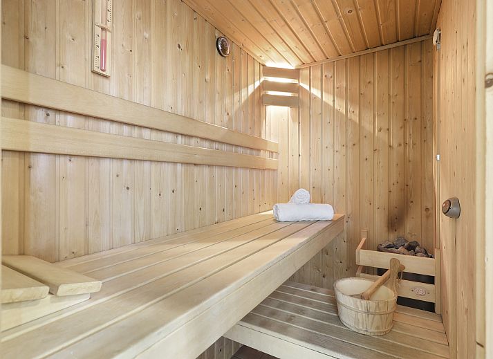 Comfortabele slaapkamer in Aelderholt 2-persoons bungalow 2C in Aalden, Drenthe met tweepersoonsbed.