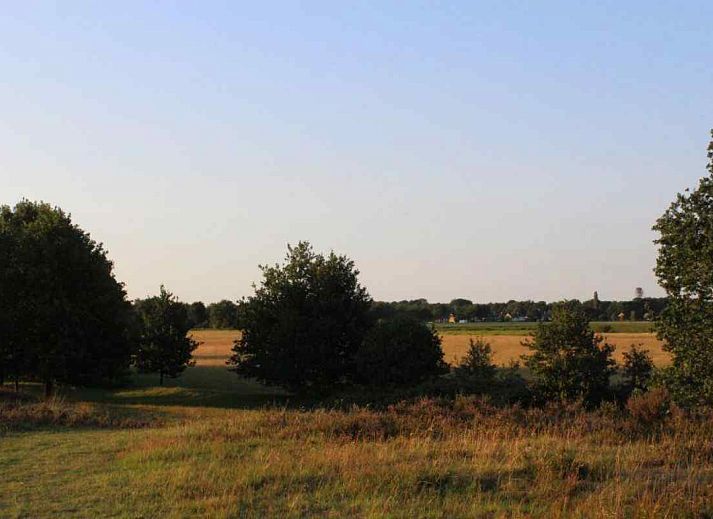Schoenes Schlafzimmer im Ferienhaus DG280 in Exloo, Suedost-Drenthe, mit natuerlichem Licht und ruhiger Umgebung.