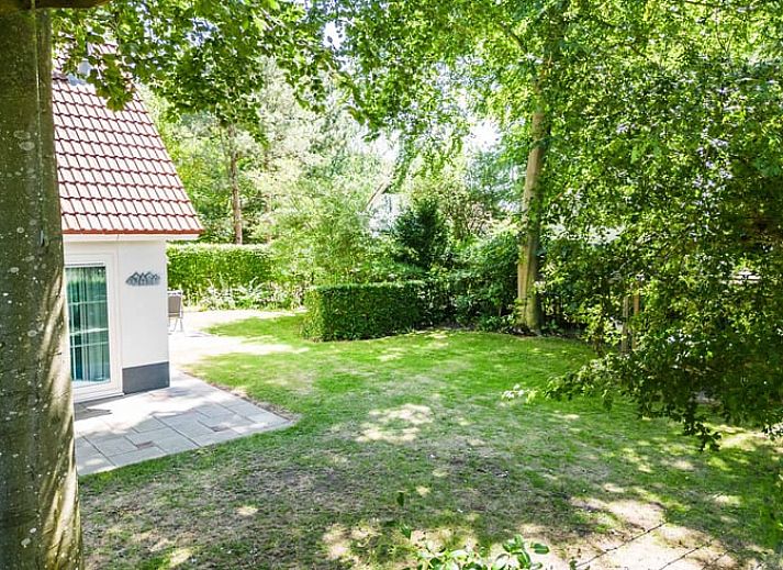 Open kitchen and dining area of Cottage in Exloo, ideal for families in Exloo, Southeast Drenthe, Drenthe.