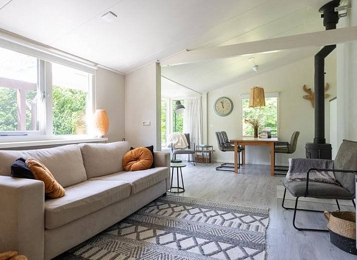 Seitenansicht des Ferienhauses in Exloo, ein ruhiges Ferienhaus in Drenthe.