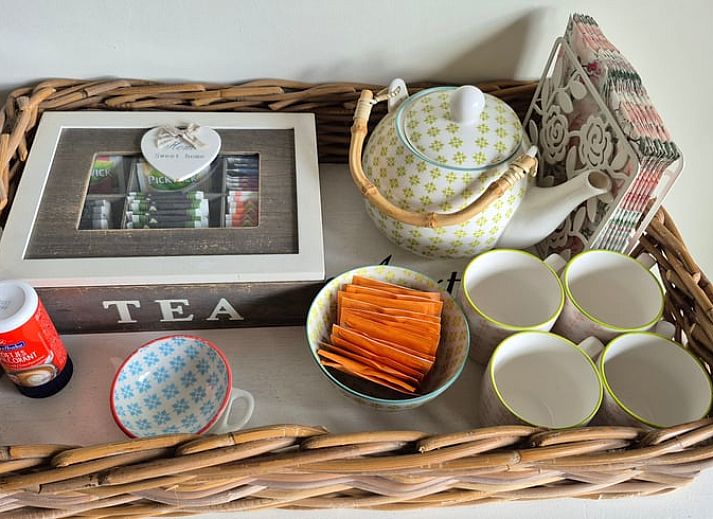 Gezellige slaapkamer in Vakantiehuisje in Dalerveen, Zuidoost Drenthe. Comfortabel ingericht met uitzicht op de groene omgeving.