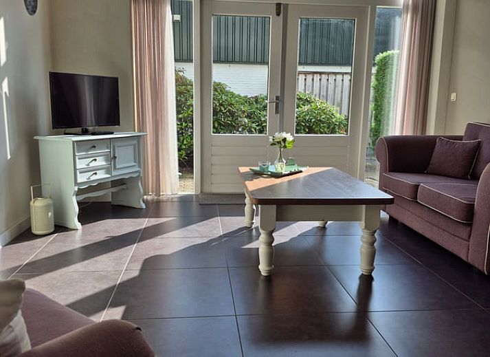 Vacation cottage in Dalerveen, a charming cottage in Southeast Drenthe, surrounded by green hedges and peaceful surroundings.