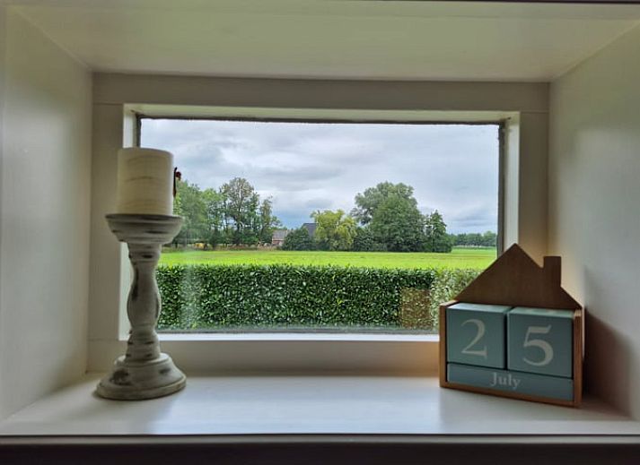 Gemuetliches Wohnzimmer des Ferienhauses in Dalerveen, Suedost-Drenthe, komplett mit moderner Kueche und Essecke, ideal fuer einen entspannten Aufenthalt.