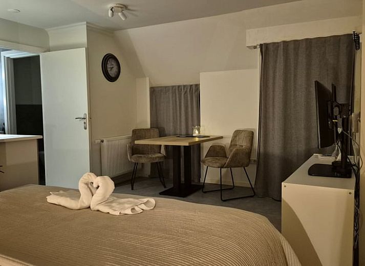 Modernes Badezimmer in Cottage in Dalerveen, Ferienhaus in Suedost-Drenthe, mit stilvoller Dusche und luxurioesem Ambiente.