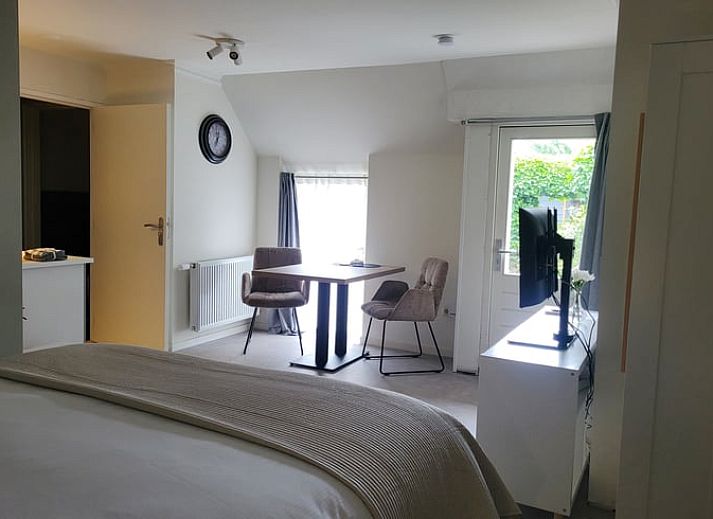 Modernes Badezimmer in Cottage in Dalerveen, Ferienhaus in Suedost-Drenthe, mit stilvoller Dusche und luxurioesem Ambiente.