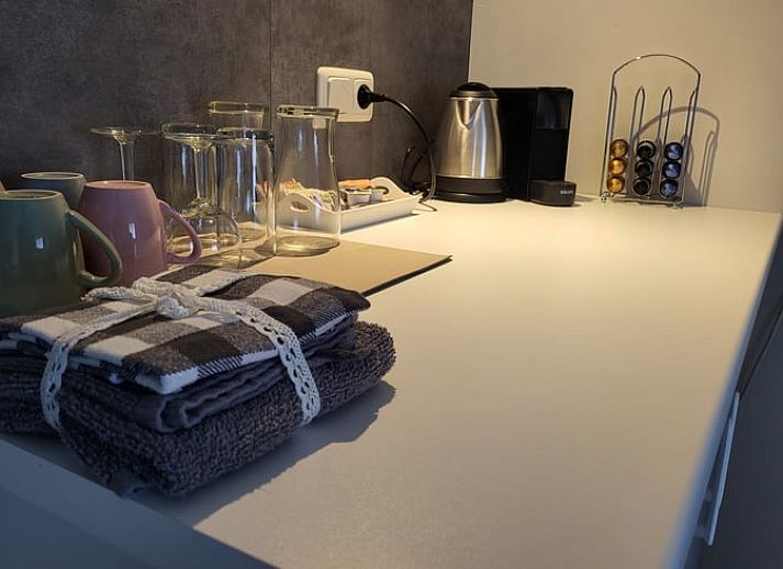 Modernes Badezimmer in Cottage in Dalerveen, Ferienhaus in Suedost-Drenthe, mit stilvoller Dusche und luxurioesem Ambiente.