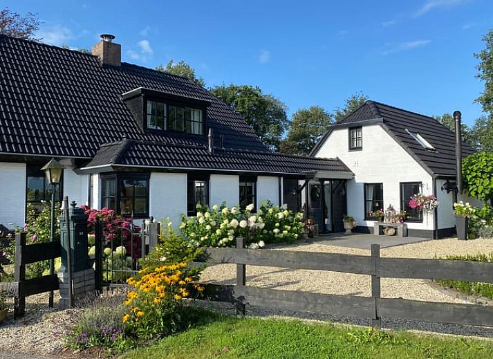 Cottage in Dalen, vacation home in Southeast Drenthe with charming facade and surrounding nature.
