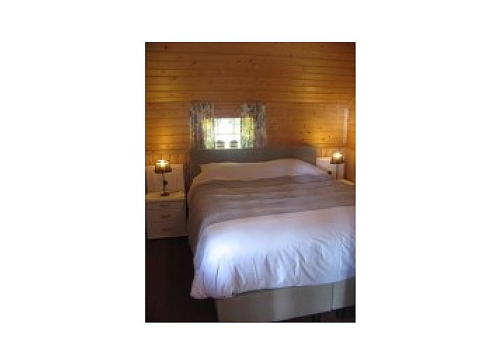 Charmantes Wohnbauernhaus Kosterhoeve in Valthe, Drenthe mit Reetdach und laendlicher Umgebung.