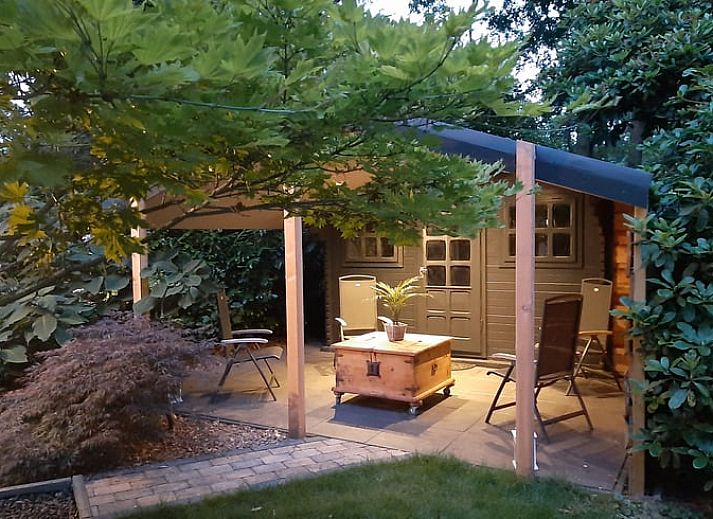 Luxurioeser Whirlpool im Ferienhaus in Geesbrug, Suedost-Drenthe, ideal zum Entspannen nach einem Tag in der Natur.