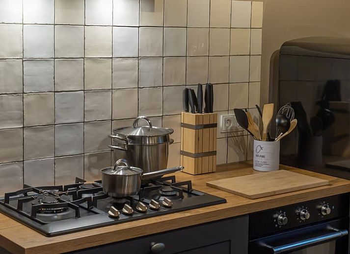 Luxurioeser Whirlpool im Ferienhaus in Geesbrug, Suedost-Drenthe, ideal zum Entspannen nach einem Tag in der Natur.