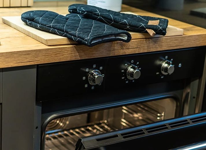 Luxurioeser Whirlpool im Ferienhaus in Geesbrug, Suedost-Drenthe, ideal zum Entspannen nach einem Tag in der Natur.
