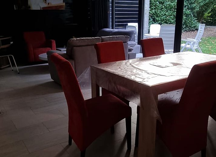 Geesbrug vakantiehuis in Drenthe met zonnig terras en groene omgeving voor een ontspannen verblijf.