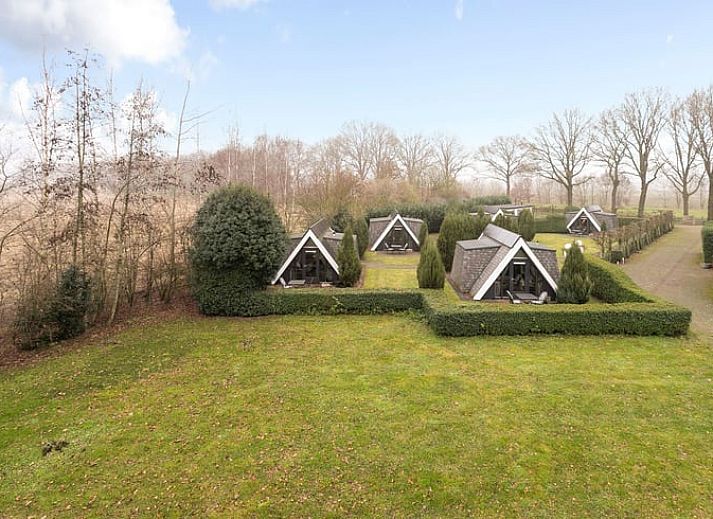 Charmantes Ferienhaus Cottage in Stieltjeskanaal, Suedost-Drenthe mit gemuetlicher Veranda und gruenem Garten.