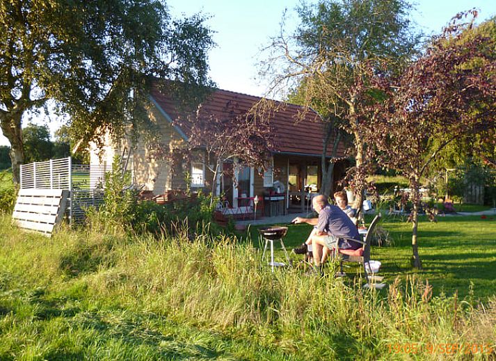 Charmantes Ferienhaus in Nieuw-Dordrecht mit Blick auf gruene Felder in Suedost-Drenthe, Drenthe.