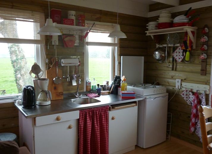 Veranda des Ferienhauses in Nieuw-Dordrecht mit laendlichem Charme im suedoestlichen Drenthe, Drenthe.