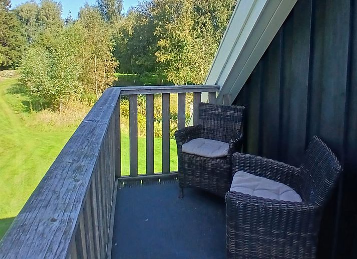 Vacation home DG1648 in Second Exloermond, Drenthe with spacious garden and modern architecture.