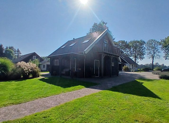 Vacation home DG1648 in Second Exloermond, Drenthe with spacious garden and modern architecture.
