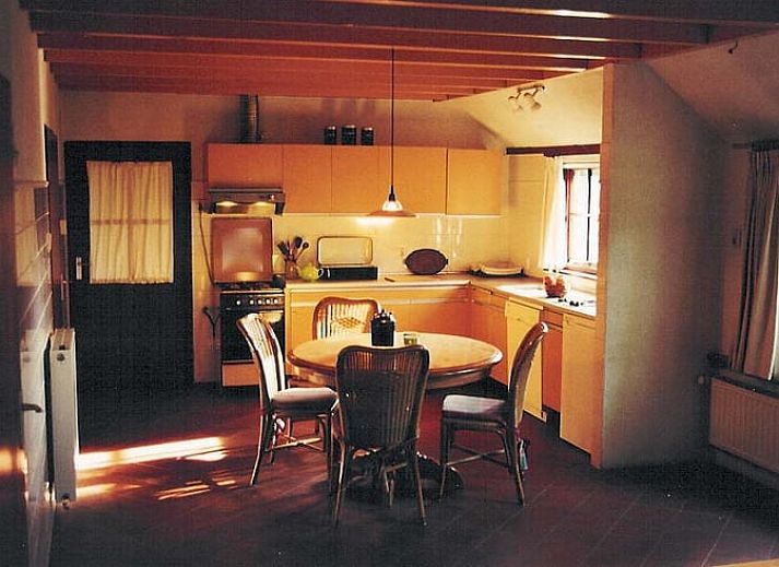 Vakantiehuis in Odoornerveen, gelegen in een groene omgeving met kippen in de tuin, Zuidoost Drenthe, Drenthe.