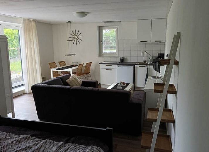 Cozy living room in Cottage in Emmer-Compascuum, vacation home in Southeast Drenthe, Drenthe.