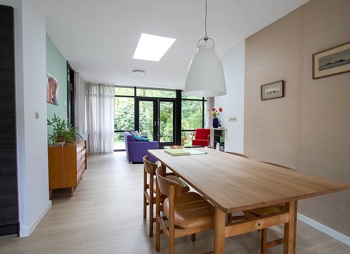 Vacation home in Doldersum with modern veranda, surrounded by nature in Southwest Drenthe, ideal for relaxation and rest.