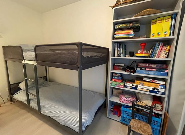 Geniet van de serene zonsopgang bij Vakantiehuisje in Doldersum, Zuidwest Drenthe, omgeven door weelderige natuur en rustgevende uitzichten.